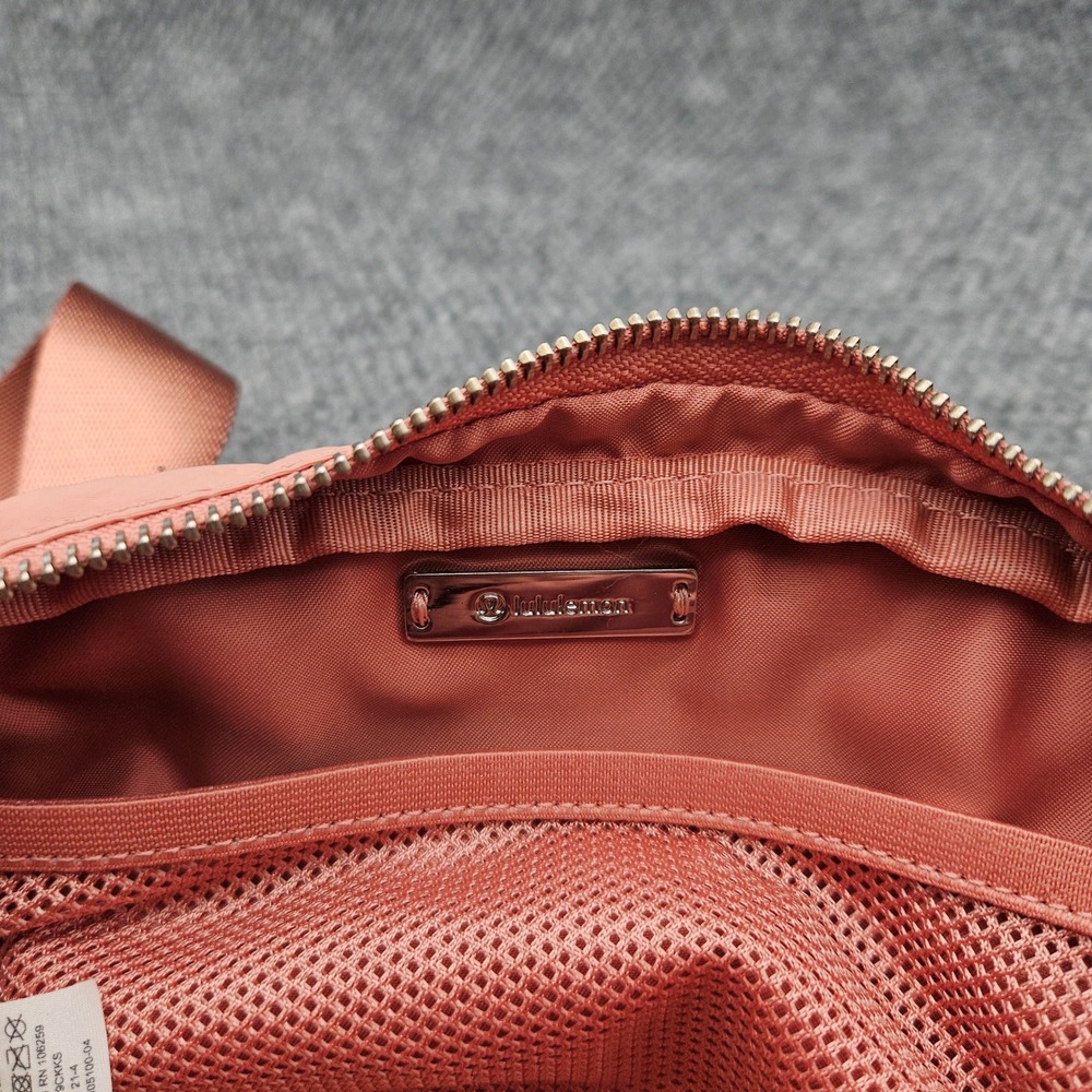 Lululemon Pink Everywhere Belt Bag Fanny Pack Crossbody Athletic 1L Adjustable - Picture 5 of 7